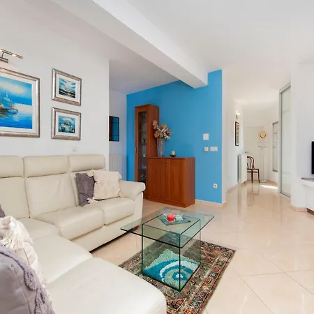 マレア ベッド・アンド・ブレックファスト