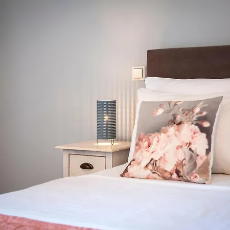 Marea Bed and Breakfast Ρόβινι