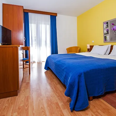 Marea Bed & Breakfast 4*