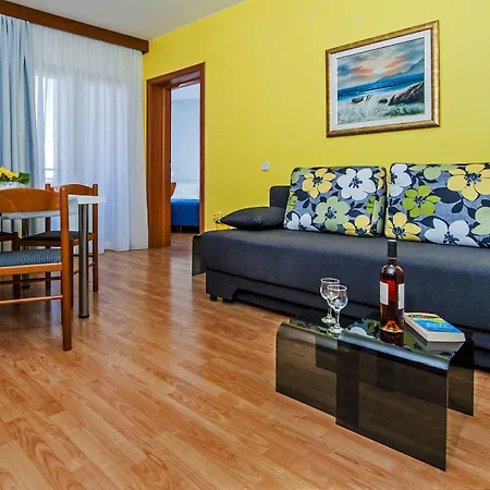 Marea 4* Ρόβινι