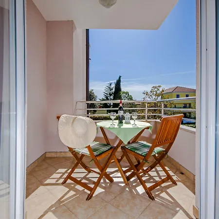 Marea 4* Ρόβινι