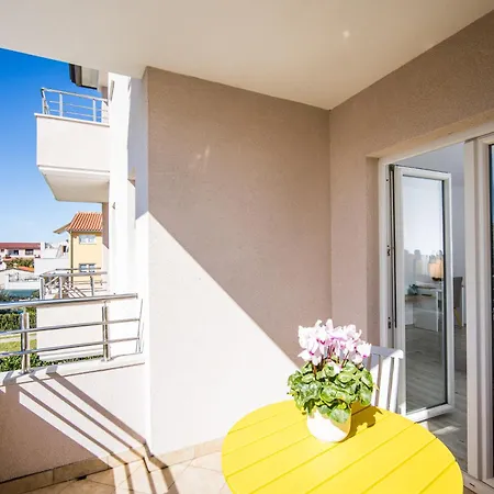 Marea فندق مبيت وإفطار روفينج