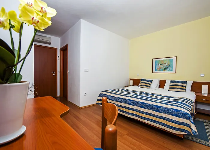Marea Bed and Breakfast Ρόβινι