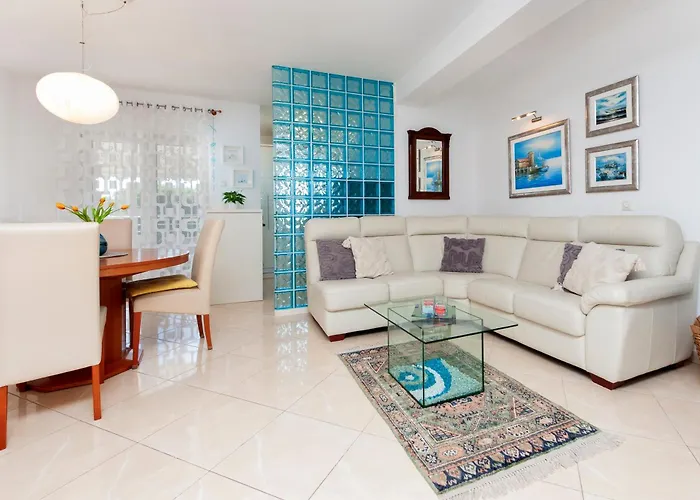 Marea Bed & Breakfast 4*